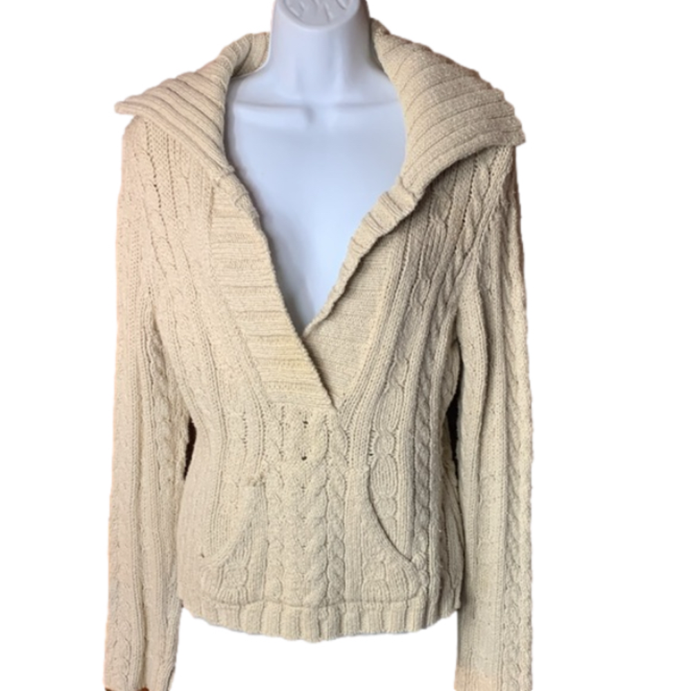 American Eagle large beige sweater box 13